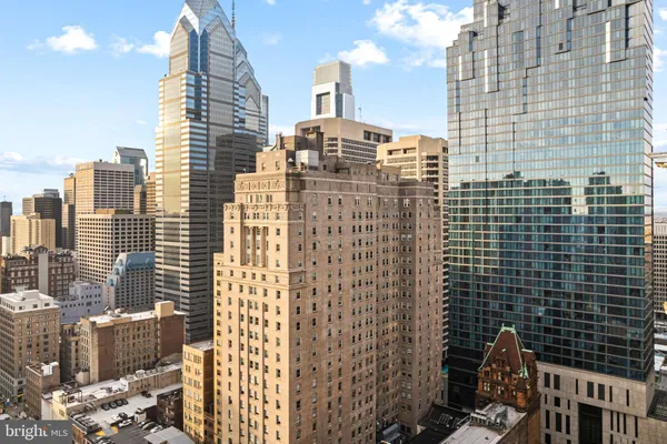 $230,000 | 111 South 15th Street, Unit 1810, Philadelphia, PA 19102