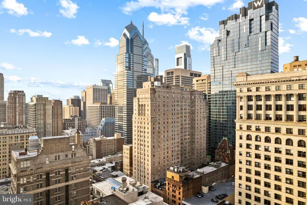 $230,000 | 111 South 15th Street, Unit 1810, Philadelphia, PA 19102