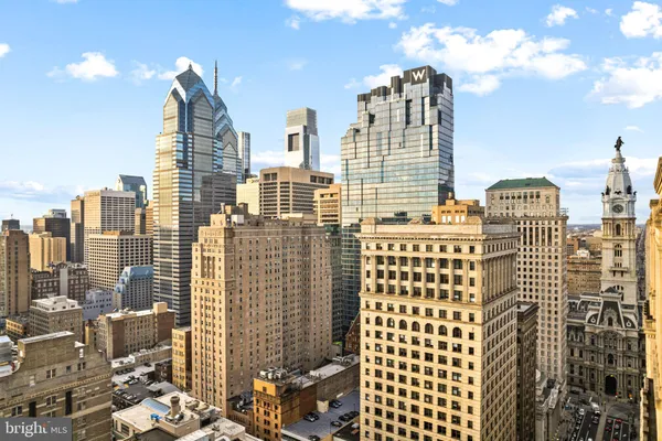 $230,000 | 111 South 15th Street, Unit 1810, Philadelphia, PA 19102