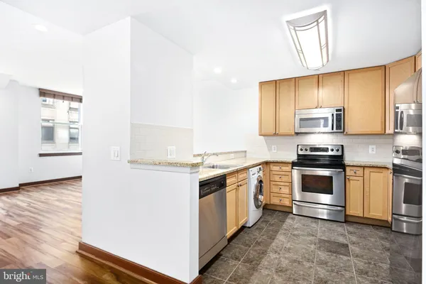 $230,000 | 111 South 15th Street, Unit 1810, Philadelphia, PA 19102