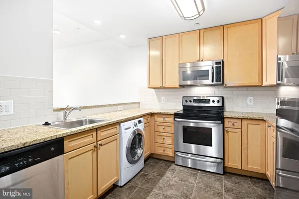 $230,000 | 111 South 15th Street, Unit 1810, Philadelphia, PA 19102