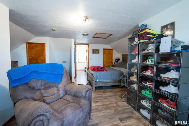 $239,000 | 20040 Boulder Road, Carlyle, IL 62231