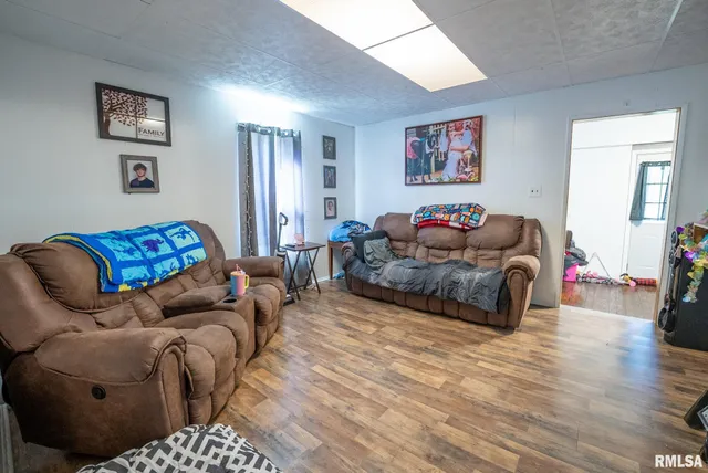 $239,000 | 20040 Boulder Road, Carlyle, IL 62231