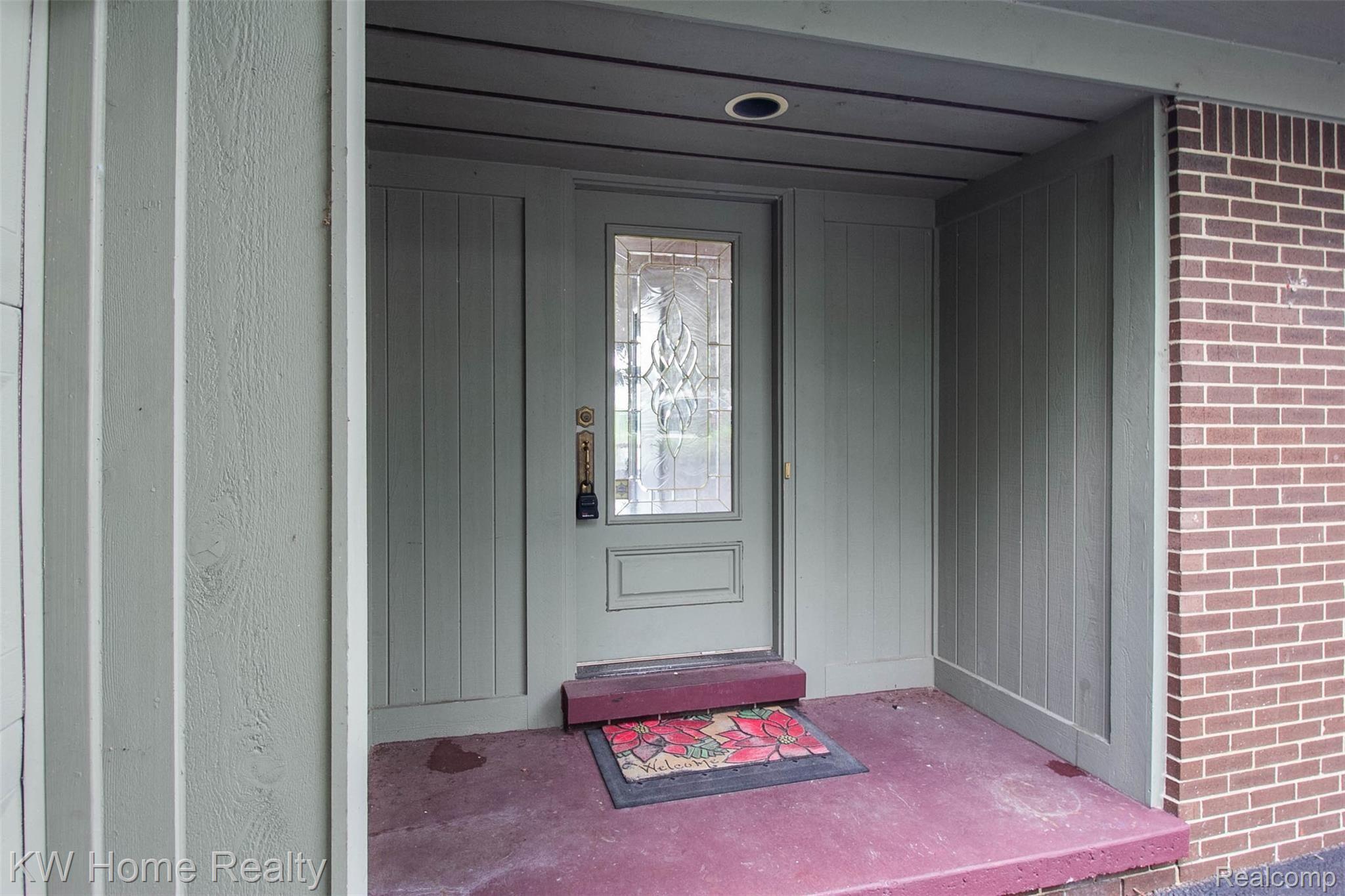 3930 Covert Road Waterford, MI 48328 - Photo 13 of 49 4.jpg