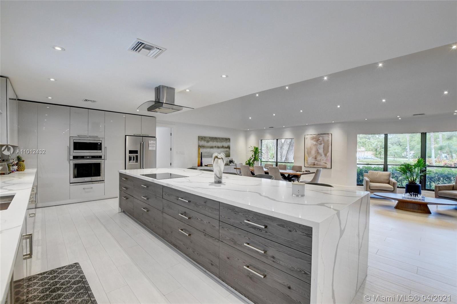 6532 Serena Lane Boca Raton, FL 33433 - Photo 11 of 40 Gallery Image 11