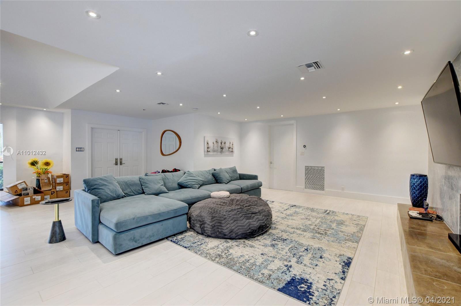 6532 Serena Lane Boca Raton, FL 33433 - Photo 13 of 40 Gallery Image 13