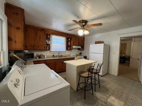 $1,495 | 3805 Marcom Street, Raleigh, NC 27606