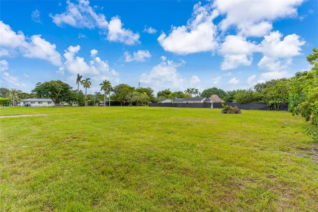 $1,250,000 | 13600 Southwest 107th Avenue, Miami, FL 33176
