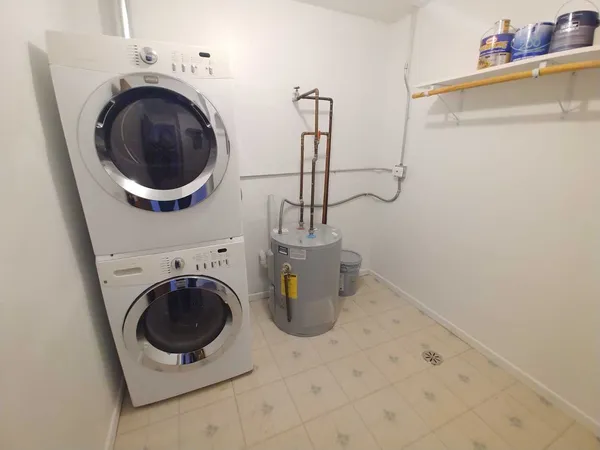 $1,600 | 1422 Stonebridge Circle, Unit M4, Wheaton, IL 60189