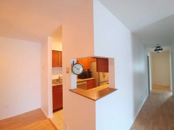 $1,600 | 1422 Stonebridge Circle, Unit M4, Wheaton, IL 60189