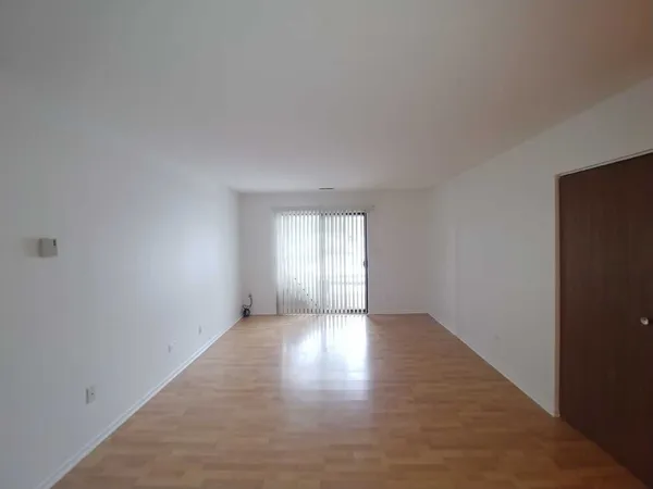 $1,600 | 1422 Stonebridge Circle, Unit M4, Wheaton, IL 60189