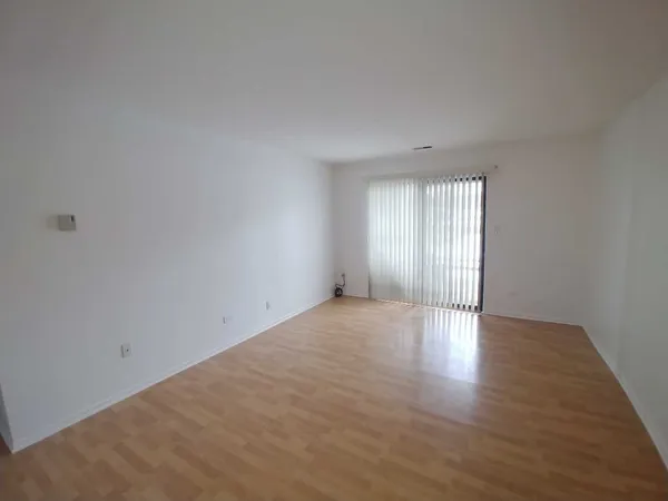 $1,600 | 1422 Stonebridge Circle, Unit M4, Wheaton, IL 60189