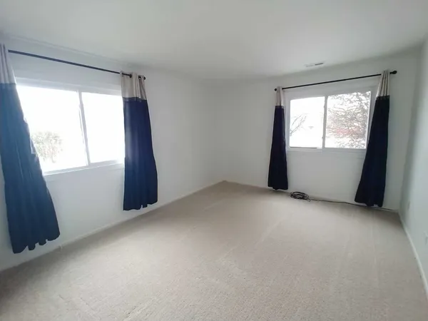 $1,600 | 1422 Stonebridge Circle, Unit M4, Wheaton, IL 60189