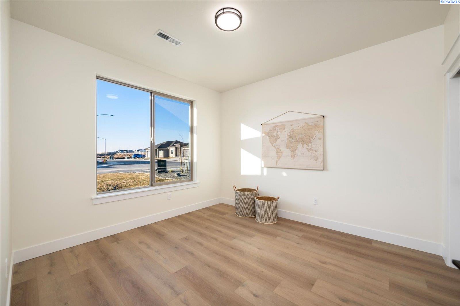 4175 East Clover Road Richland, WA 99352 - Photo 25 of 39 Gallery Image 25
