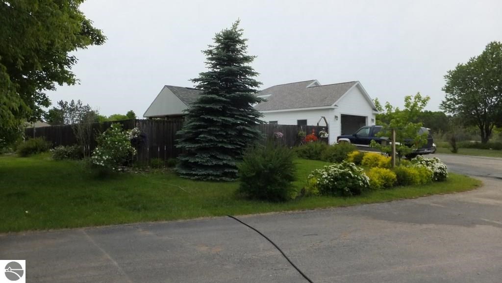 15200 Stanley Road Beulah, MI 49617 - Photo 36 of 45 1786045-35.JPG