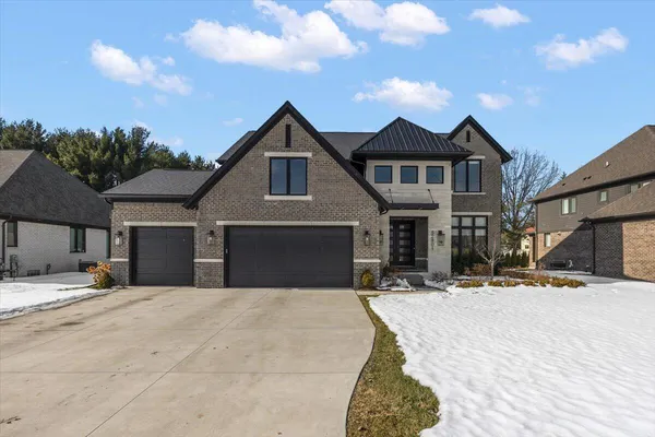 $952,999 | 52801 Royal Park Avenue, Utica, MI 48315
