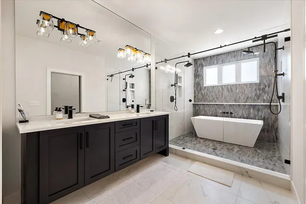 $952,999 | 52801 Royal Park Avenue, Utica, MI 48315