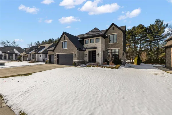 $952,999 | 52801 Royal Park Avenue, Utica, MI 48315