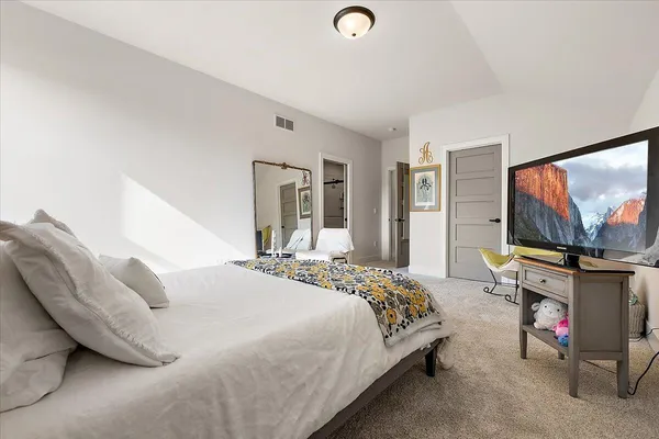 $952,999 | 52801 Royal Park Avenue, Utica, MI 48315