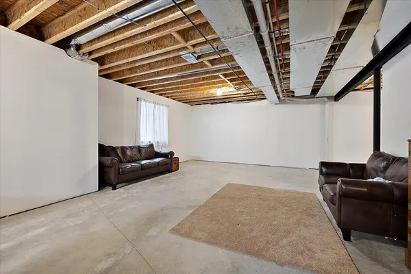 $952,999 | 52801 Royal Park Avenue, Utica, MI 48315