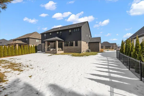 $952,999 | 52801 Royal Park Avenue, Utica, MI 48315