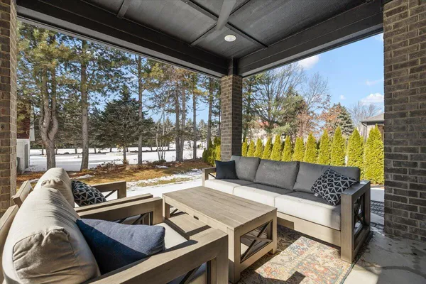 $952,999 | 52801 Royal Park Avenue, Utica, MI 48315