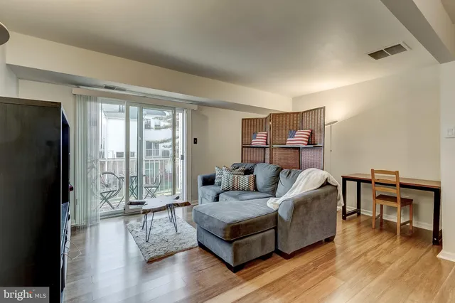 $2,150 | 14431 St Germain Drive, Centreville, VA 20121