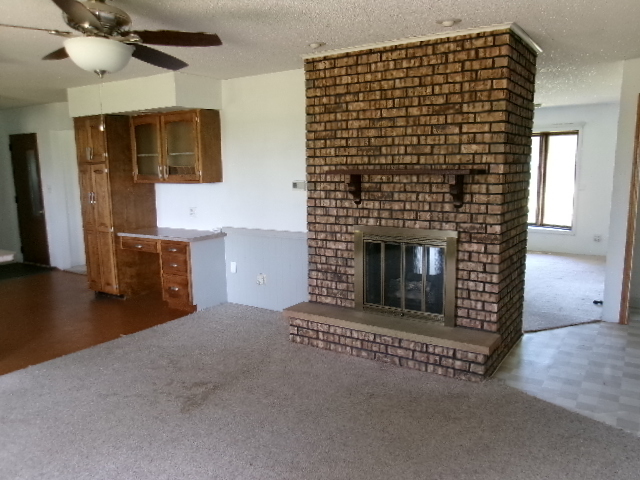 1074 North 2nd Road Dana, IL 61321 - Photo 5 of 14 Gallery Image 5