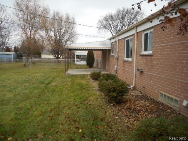 31317 Hayes Road Warren, MI 48088 - Photo 8 of 35 DSCN4812.jpg