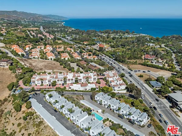 $5,800 | 28711 Pacific Coast Highway, Unit 7, Malibu, CA 90265