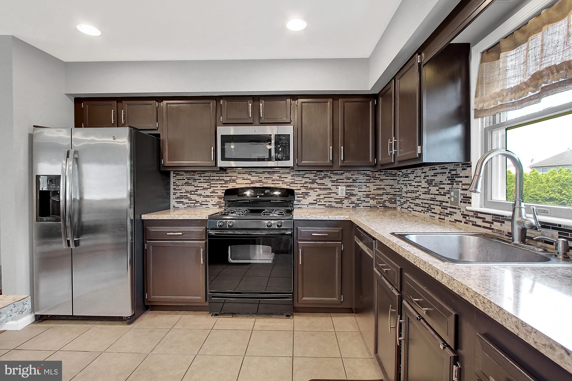 1109 Whitner Road Reading, PA 19605 - Photo 7 of 26