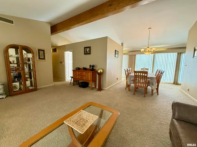 $187,500 | 241 Circle Drive, Galesburg, IL 61401