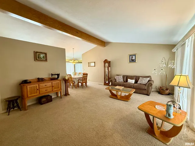 $187,500 | 241 Circle Drive, Galesburg, IL 61401