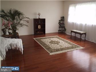 14 County Avenue Maple Shade, NJ 08052 - Photo 4 of 12 Living Room