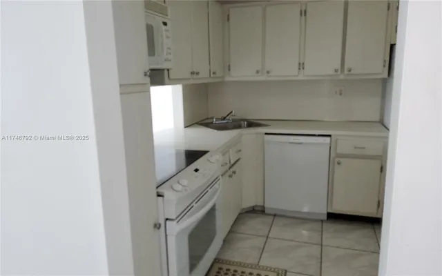 $2,000 | 1410 South Ocean Drive, Unit 703, Hollywood, FL 33019