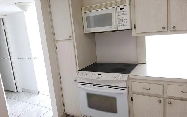 $2,000 | 1410 South Ocean Drive, Unit 703, Hollywood, FL 33019