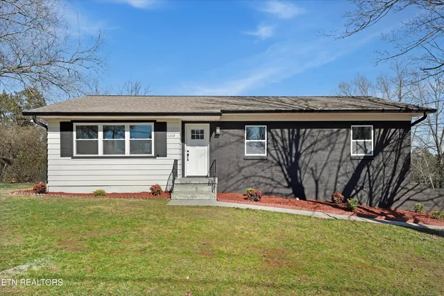 $399,900 | 4209 Deerfield Road, Knoxville, TN 37921