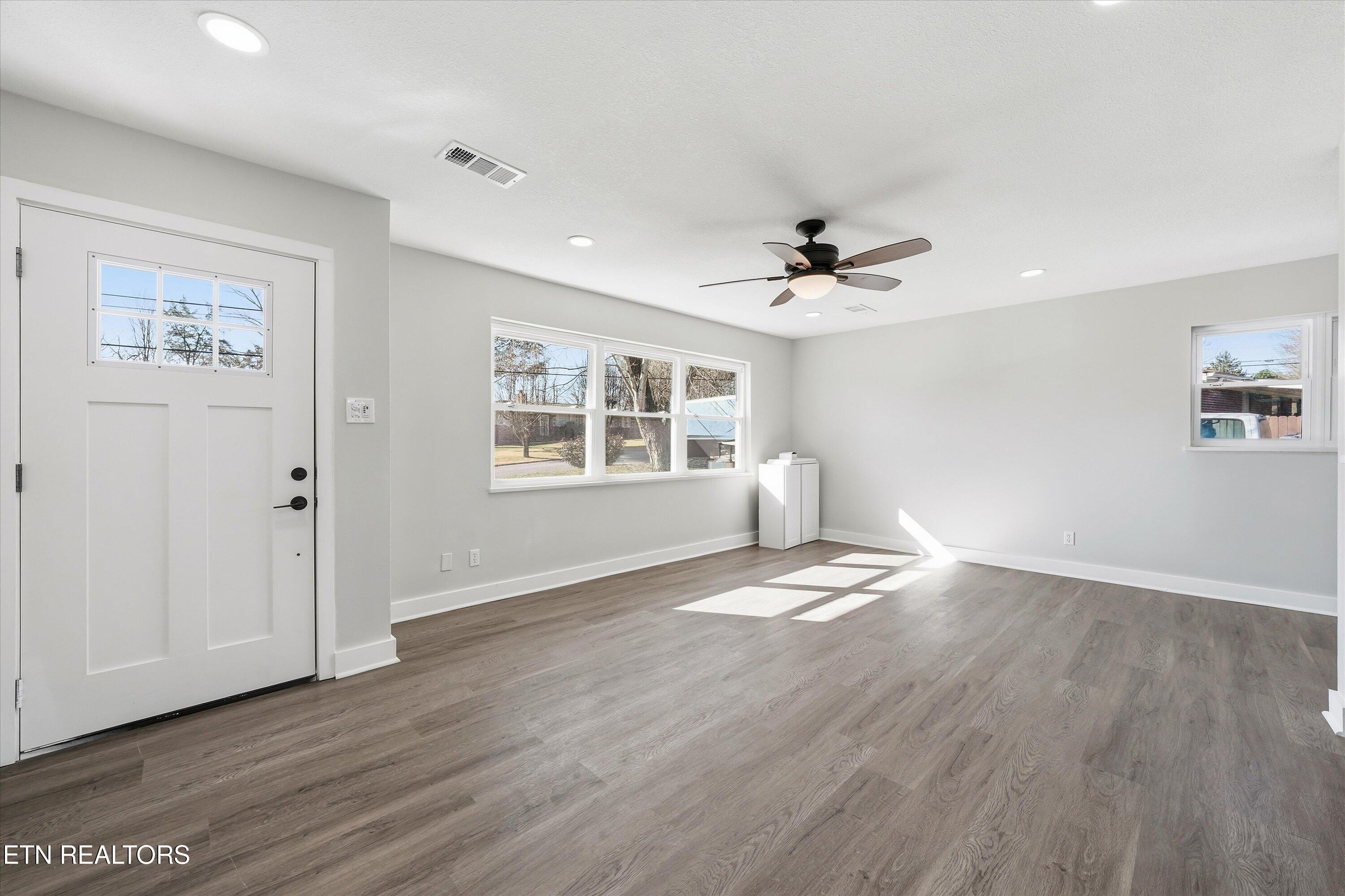 4209 Deerfield Road Knoxville, TN 37921 - Photo 5 of 37 09-4209 Deerfield Rd 02