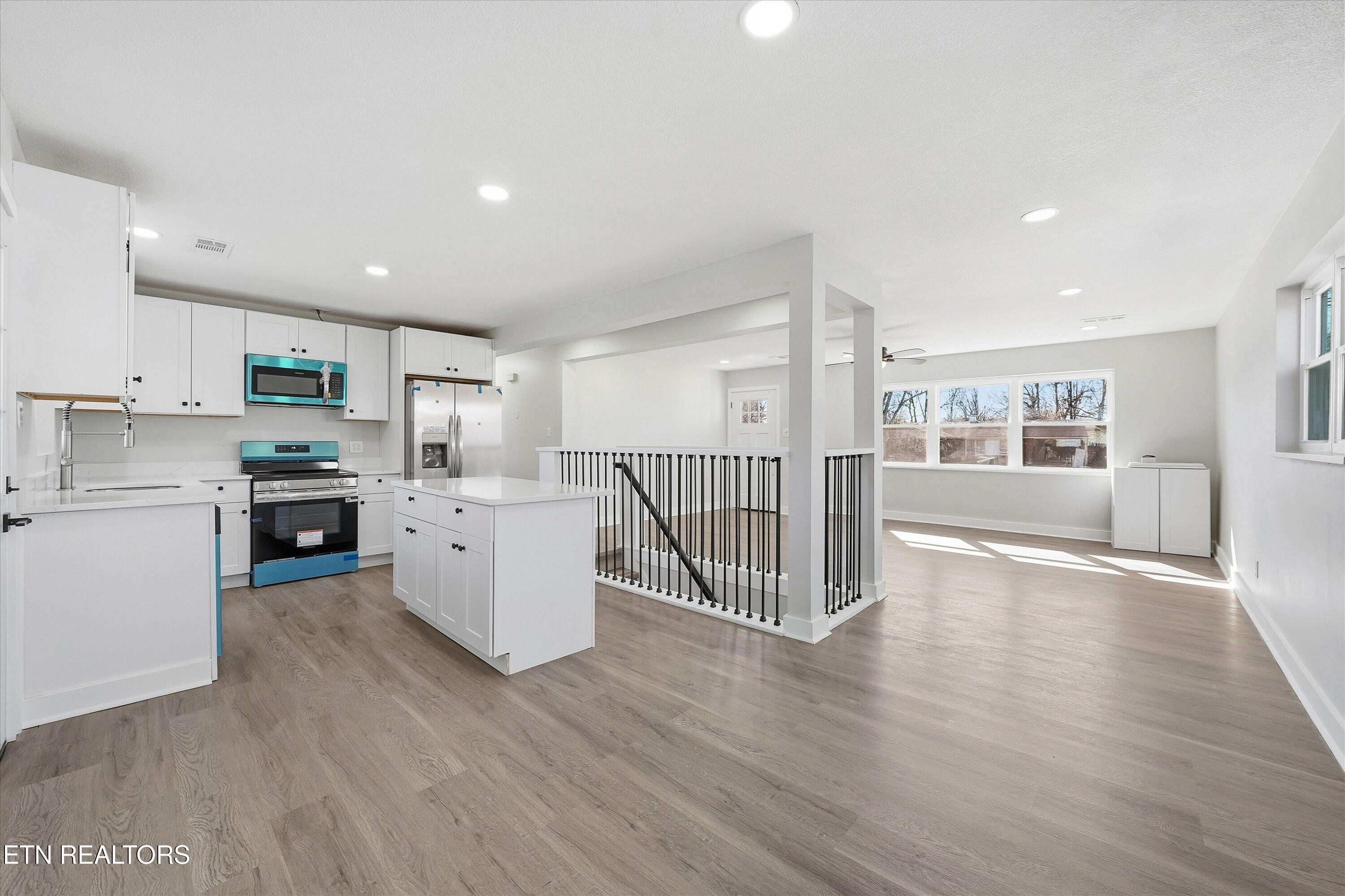 4209 Deerfield Road Knoxville, TN 37921 - Photo 6 of 37 10-4209 Deerfield Rd 04