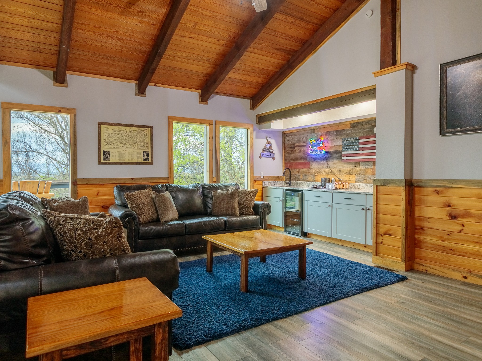 812 Starlight Lane Kodak, TN 37764 - Photo 24 of 60 a living room with furniture and a flat screen tv