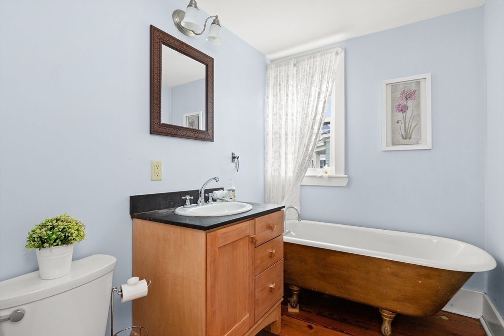 6 Elmwood Road Swampscott, MA 01907 - Photo 10 of 33