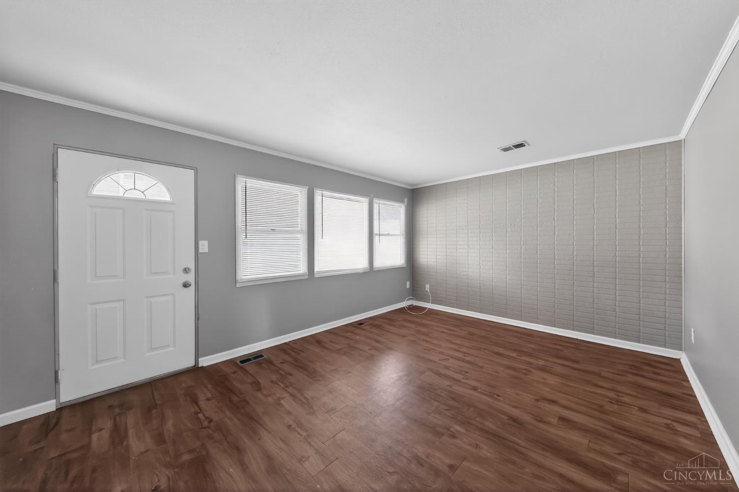 9570 Pippin Road Cincinnati, OH 45231 - Photo 9 of 30