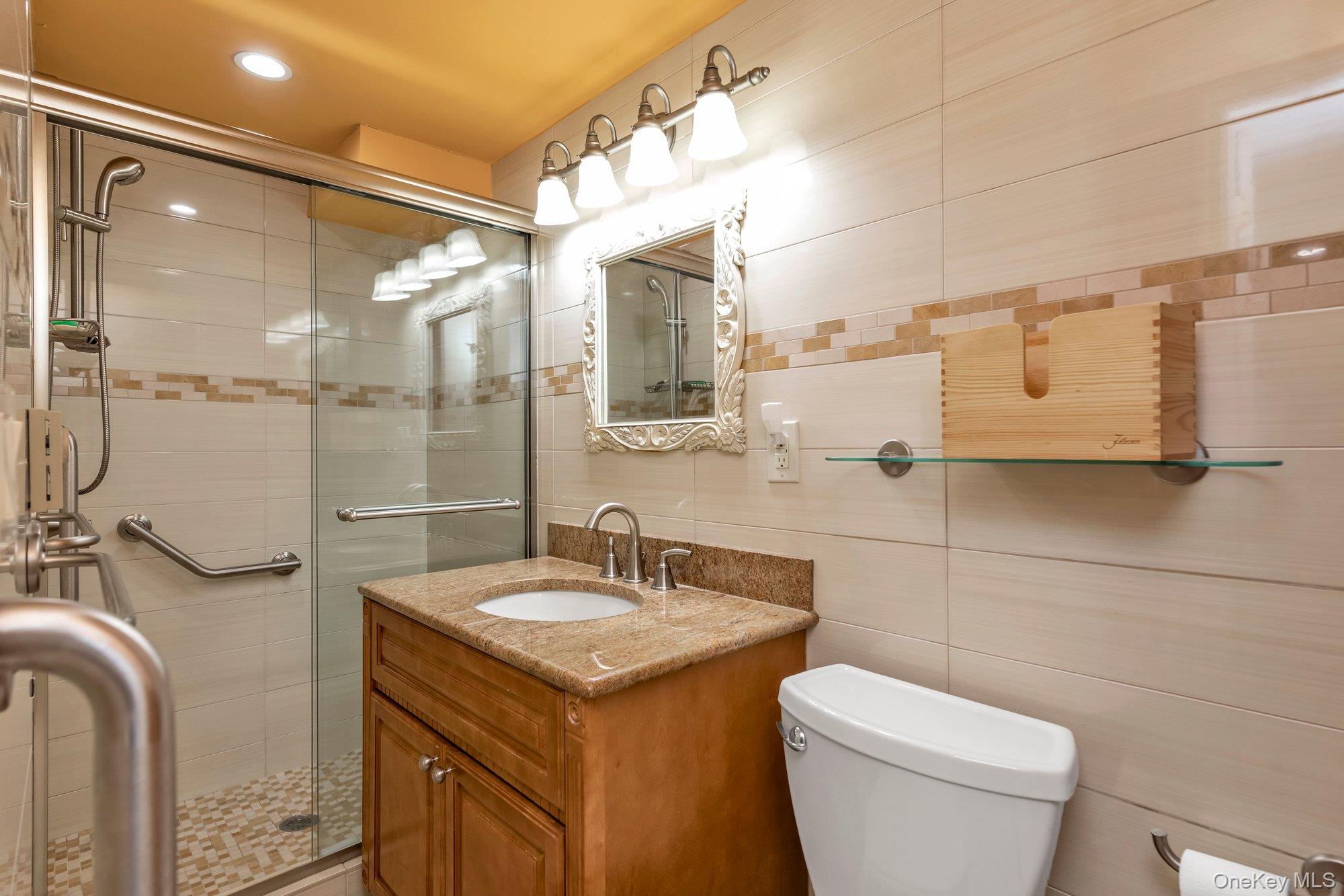 2038 Ripley Lane Merrick, NY 11566 - Photo 20 of 22 Full Bathroom