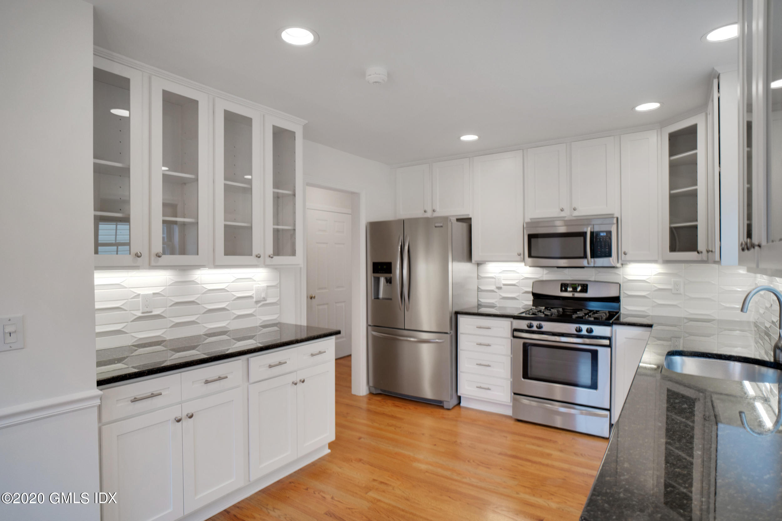 18 Rippowam Road, Unit 2B Cos Cob, CT 06807 - Photo 20 of 34 24