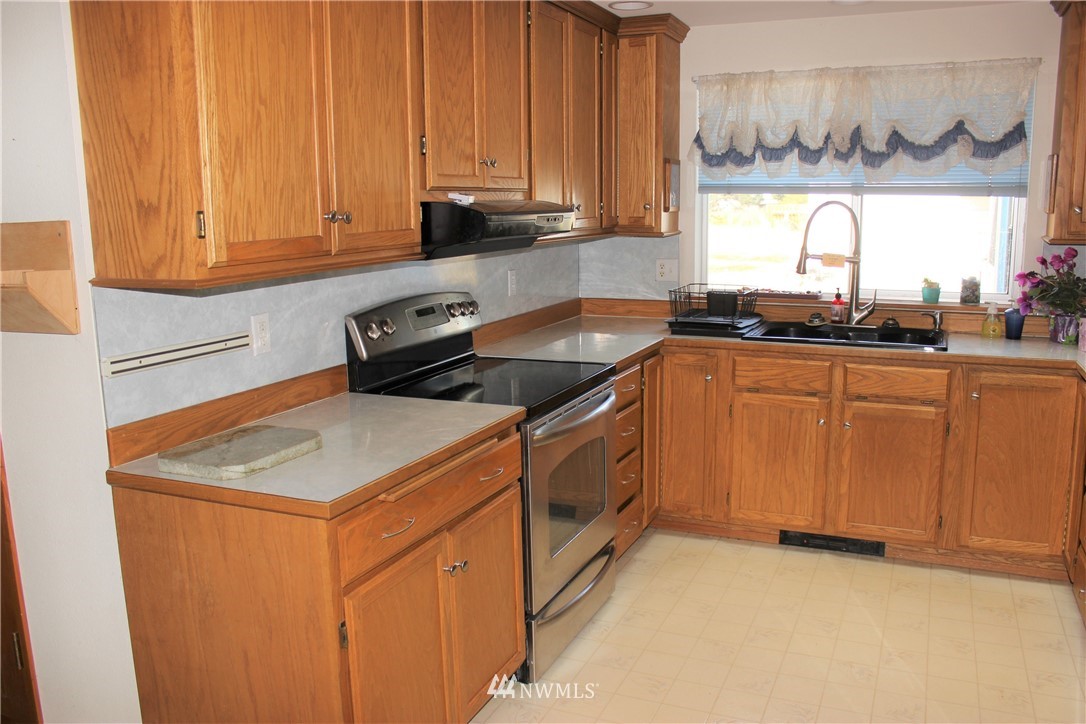 17927 Empire Street Southwest Rochester, WA 98579 - Photo 10 of 40