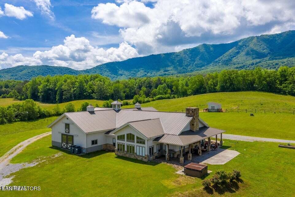 725 Dry Valley Road Townsend, TN 37882 - Photo 1 of 55 725 Dry Valley Road, Townsend TN
