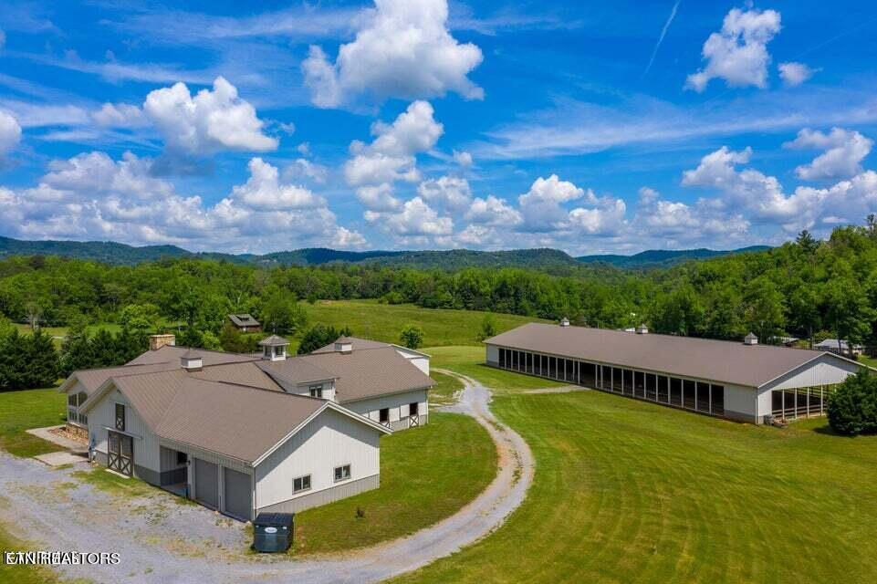 725 Dry Valley Road Townsend, TN 37882 - Photo 3 of 55 03