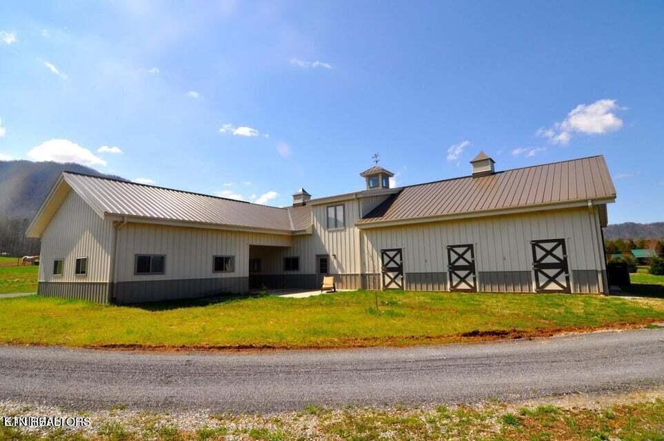 725 Dry Valley Road Townsend, TN 37882 - Photo 5 of 55 05