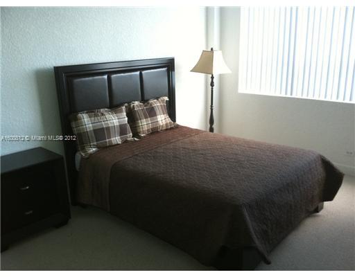 1500 Bay Road, Unit 1228S Miami Beach, FL 33139 - Photo 5 of 18 Exterior Front