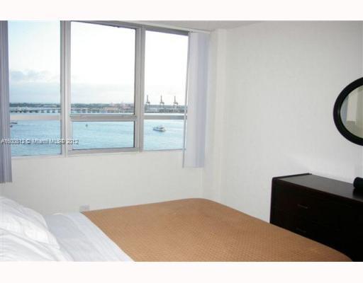 1500 Bay Road, Unit 1228S Miami Beach, FL 33139 - Photo 9 of 18 Exterior Front